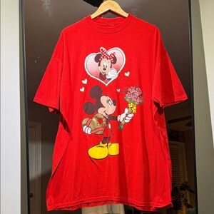 Vintage early 1990s Disney Mickey and Minnie Heart T-Shirt